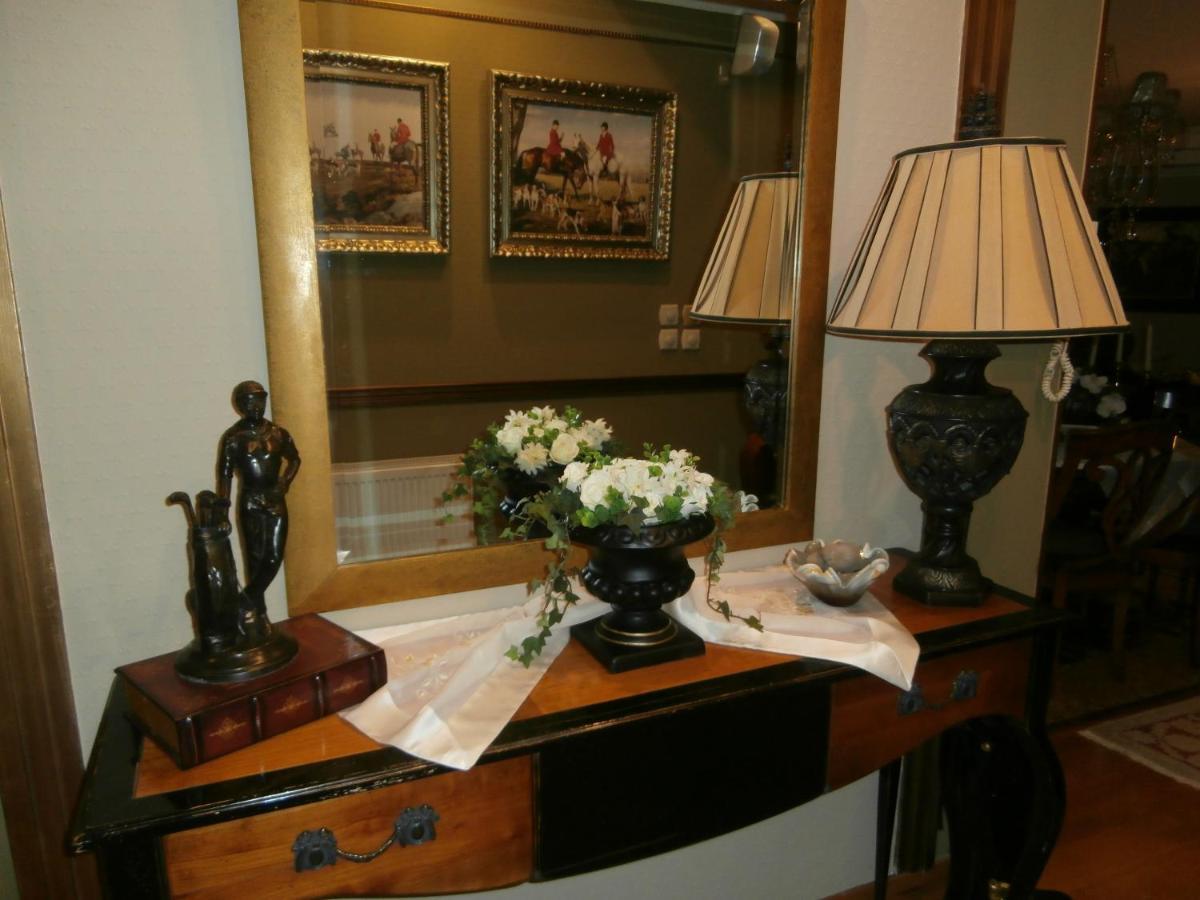 Classic Apartment With Beautiful View 卡斯托里亚 外观 照片